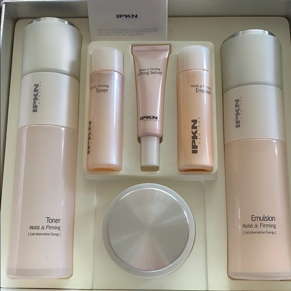 NWOB IPKN Moist&Firming skincare set